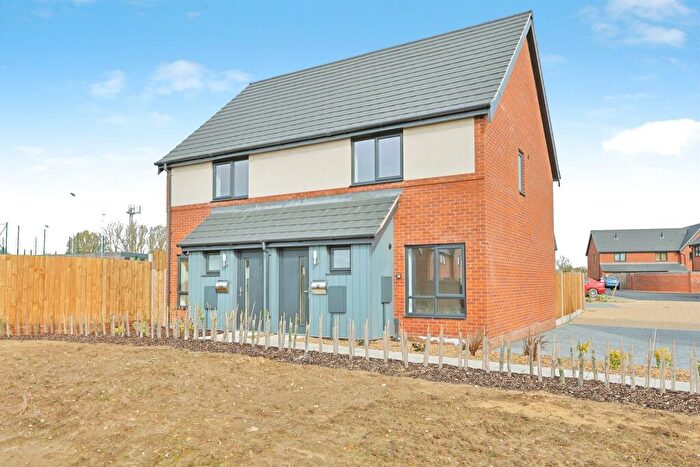 2 Bedroom Semi Detached House For Sale In David Capp Road, Brundall, Norwich, NR13