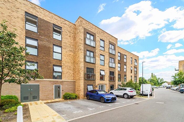 1 Bedroom Flat For Sale In Regalia Way, Epsom, KT19