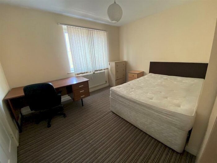 3 Bedroom Terraced House To Rent In Grove Village, Manchester, M13