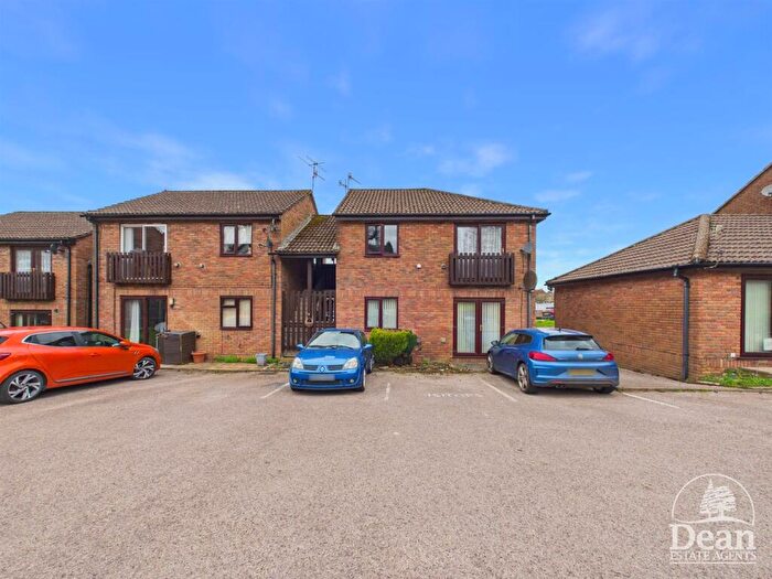 1 Bedroom Apartment For Sale In Vicarage Court, Coleford, GL16