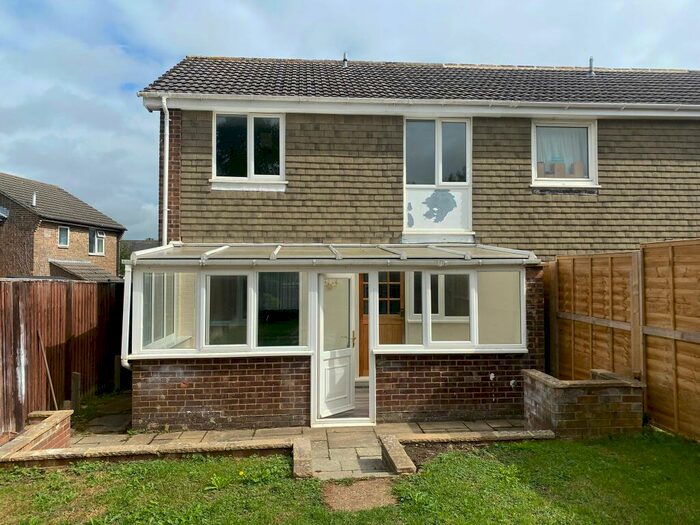 3 Bedroom House To Rent In Spring Walk, Gunville, PO30
