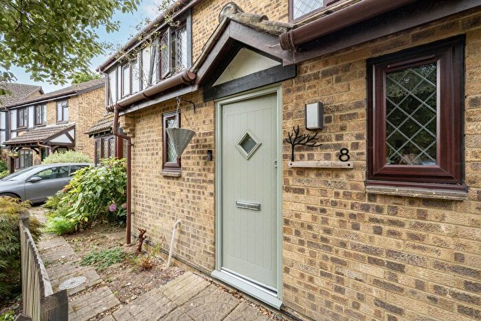 4 Bedroom Detached House For Sale In Cedar Drive, Horsham, RH13