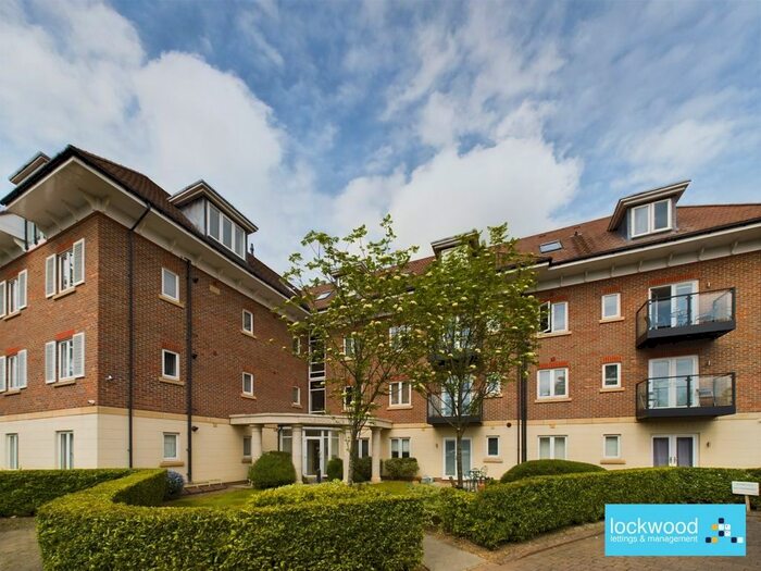 2 Bedroom Flat To Rent In Woodthorpe Road, Ashford, TW15