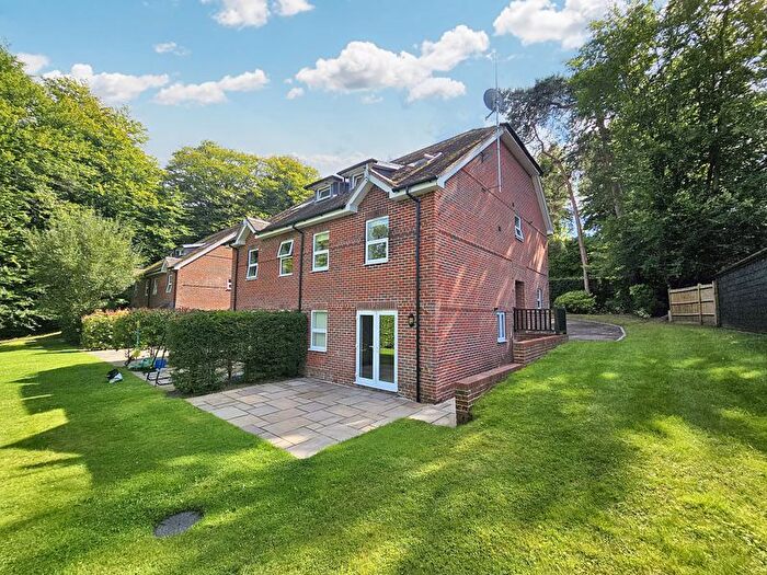 2 Bedroom Maisonette To Rent In Courts Hill Road, Haslemere, GU27