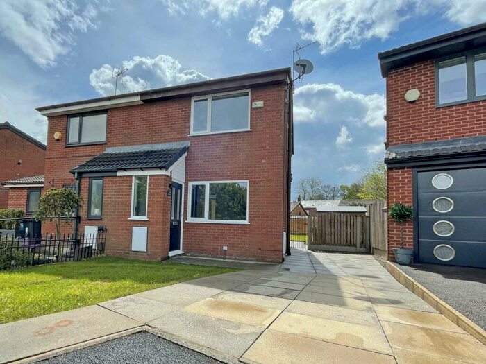 2 Bedroom Semi-Detached House To Rent In Chelsea Close, Shaw, OL2