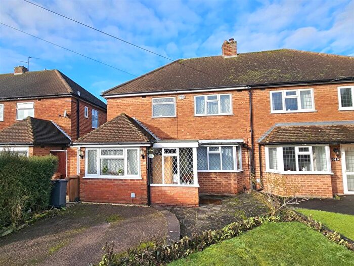3 Bedroom Semi Detached House For Sale In Old Lode Lane, Solihull, B92