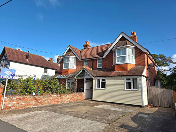4 Bedroom Semi-Detached House For Sale In The Avenue, Totland Bay, PO39