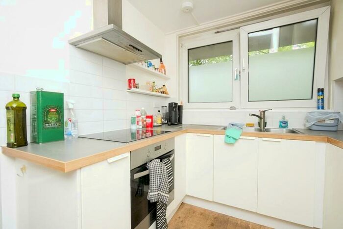 3 Bedroom Flat To Rent In Oakley Square, NW1