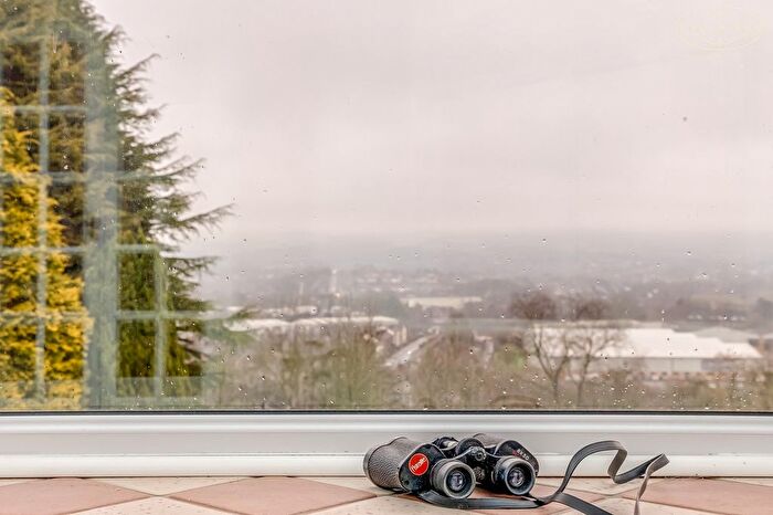 2 Bedroom Semi-Detached House For Sale In Hillside Avenue, Blackrod, Bolton, BL6