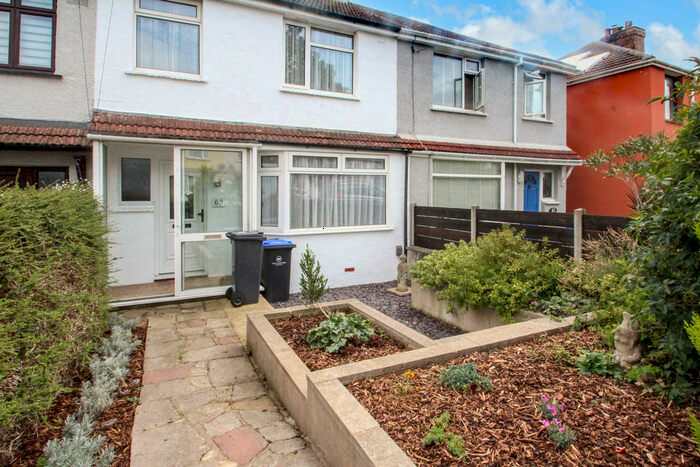 3 Bedroom Semi-Detached House To Rent In Monks Close, Lancing., BN15