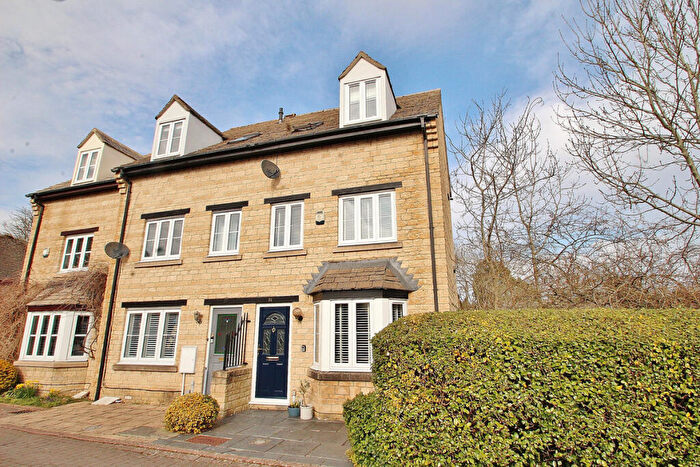 3 Bedroom End Of Terrace House For Sale In Grangers Place, Witney, OX28