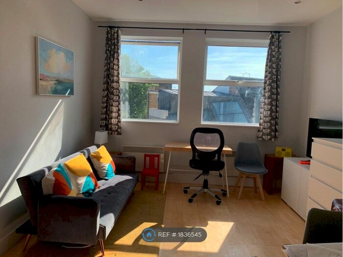 1 Bedroom Flat To Rent In Sinclair Road, London, W14