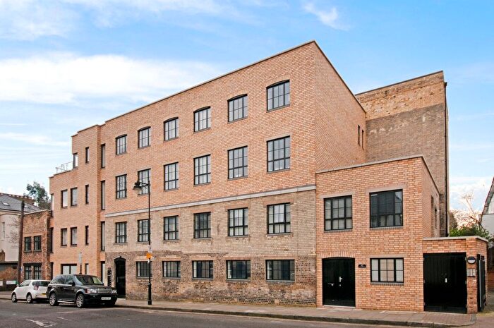 2 Bedroom Flat To Rent In Maxfield Court, B Orleston Road, N7