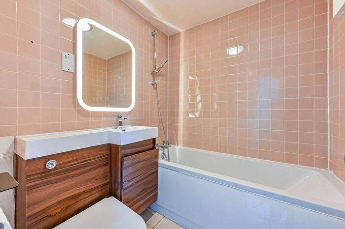 1 Bedroom Flat To Rent In Welbeck Street, Marylebone, London, W1G