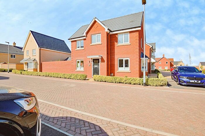 3 Bedroom Detached House For Sale In Osbourne Way, Bury St. Edmunds, IP32