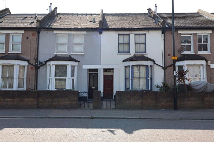 4 Bedroom Terraced House To Rent In Trundleys Road, Deptford, SE8