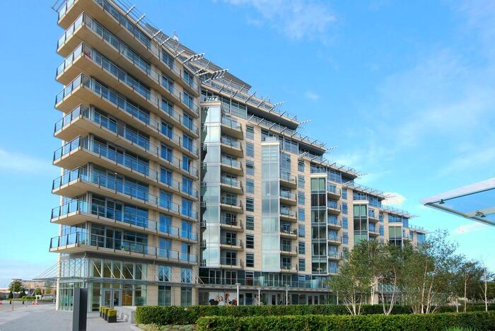 Parking/garage To Rent In Battersea Reach, Battersea, London, SW18