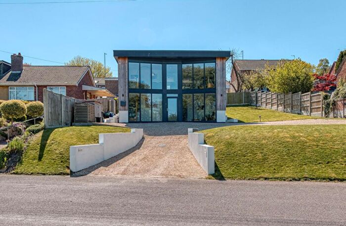 4 Bedroom Detached House For Sale In Hellesdon Road, Hellesdon, NR6