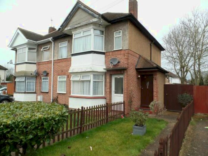 2 Bedroom Maisonette To Rent In Shakespeare Avenue, Hayes, UB4