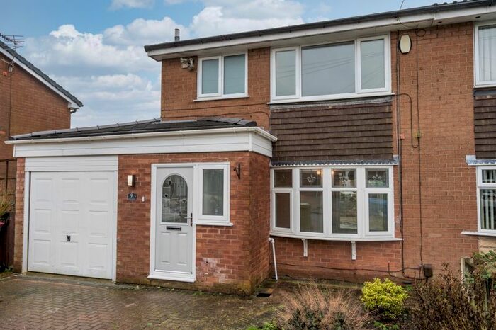 3 Bedroom Semi-Detached House To Rent In Honiton Drive, Breightmet, Bolton, Lancashire. BL2