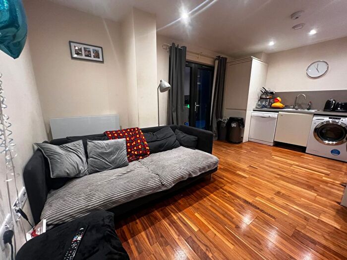 1 Bedroom Flat To Rent In Azalea Drive, Swanley, BR8
