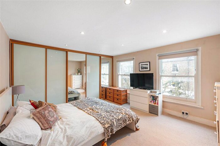 2 Bedroom Flat For Sale In Atherton Street, Battersea, SW11
