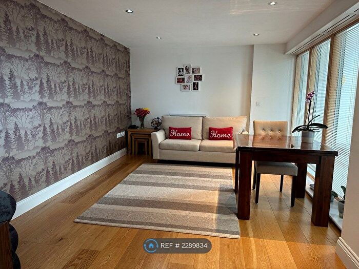 1 Bedroom Flat To Rent In Lawrie House, London, SW19