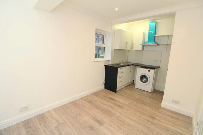 Studio To Rent In Eltham High Street, London, SE9