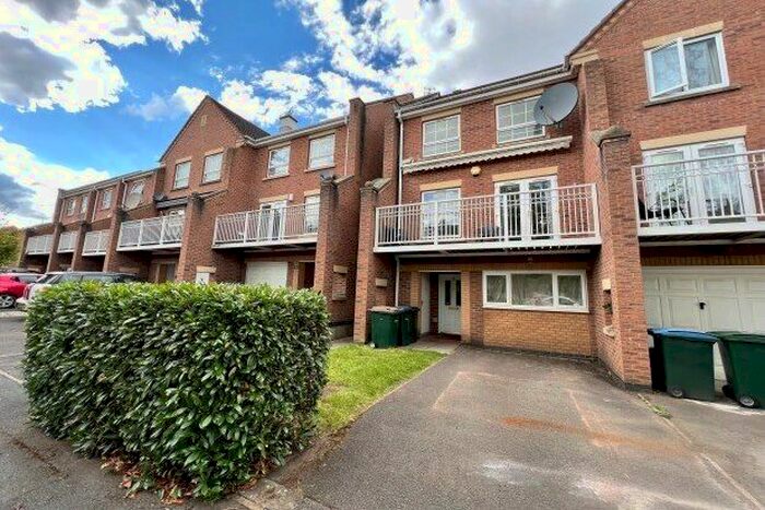 5 Bedroom Semi-Detached House To Rent In Furlong Road, Coventry, CV1