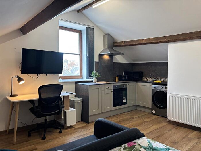 1 Bedroom Private Hall To Rent In Studio, A Brock Street, LA1