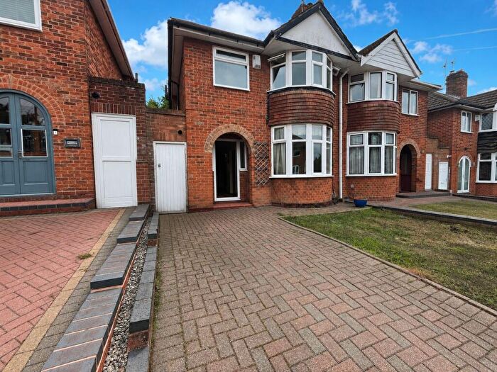 3 Bedroom Semi-Detached House For Sale In Geoffrey Road, Shirley, Solihull, West Midlands, B90