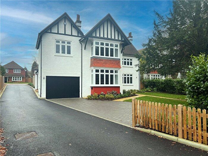 5 Bedroom Detached House For Sale In Cross Road, Tadworth, Surrey, KT20