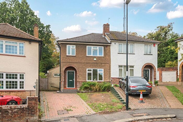 3 Bedroom Semi-Detached House For Sale In Auckland Gardens, London, SE19