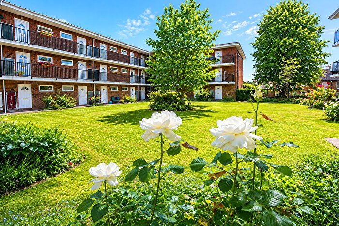 1 Bedroom Flat To Rent In Elizabeth House, Alexander Street, ME14