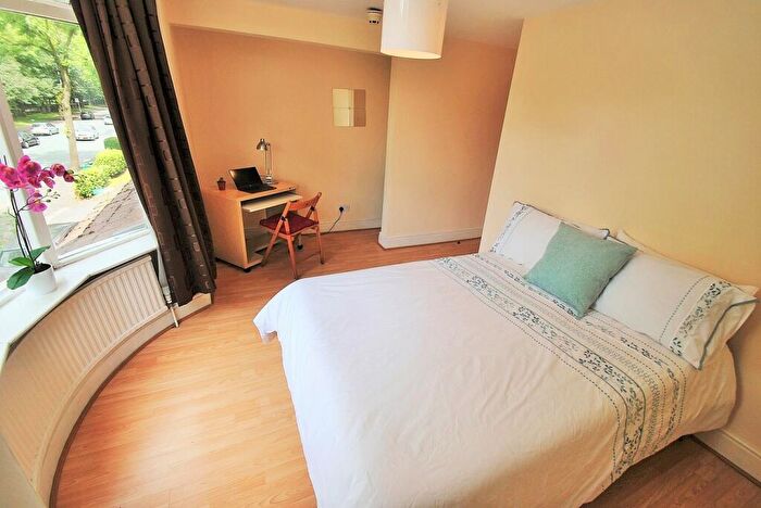 10 Bedroom House To Rent In Birchfields Road, Manchester, M13