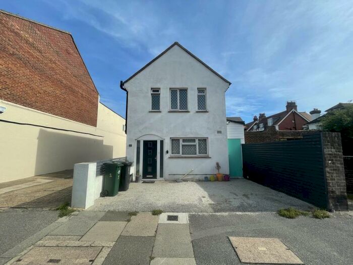 3 Bedroom House To Rent In Richardson Road, Hove, East Sussex, BN3