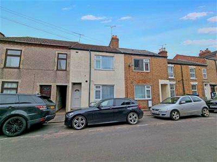 2 Bedroom Terraced House To Rent In William Street, Rugby, CV21
