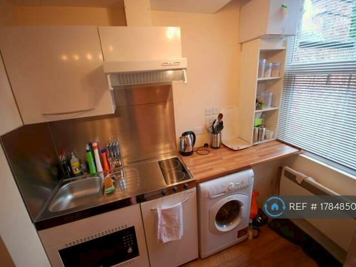 Studio To Rent In Widdenham Rd, London, N7