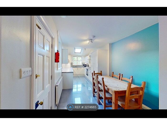 6 Bedroom Semi-Detached House To Rent In Midland Avenue, Nottingham, NG7