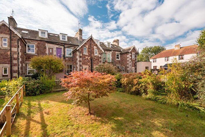 2 Bedroom Flat For Sale In School Road, East Linton, East Lothian, EH40
