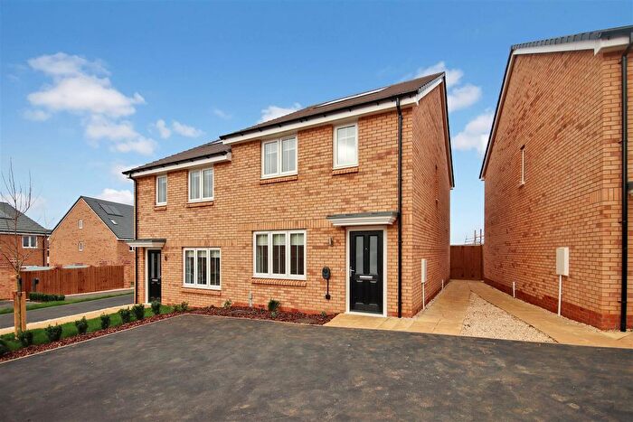 3 Bedroom Semi-Detached House To Rent In , Sickle Drive, Wellingborough, NN8