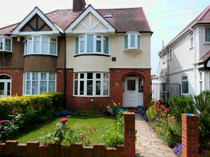 4 Bedroom Semi-Detached House To Rent In Central Avenue, Hounslow, TW3