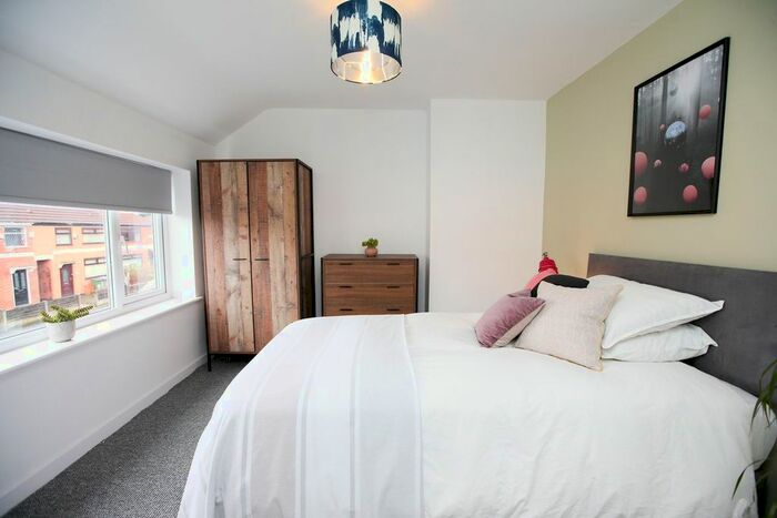 1 Bedroom Property To Rent In John Street, Droylsden, M43