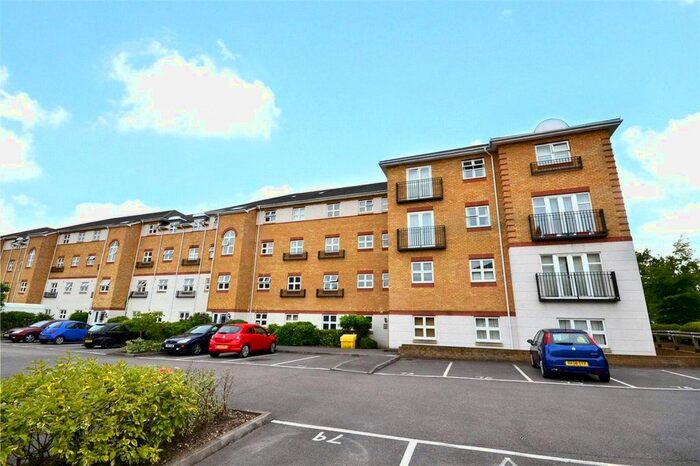 2 Bedroom Flat To Rent In Ogden Park, Bracknell, Berkshire, RG12