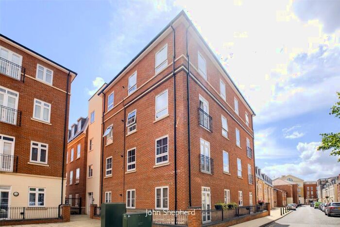 2 Bedroom Flat To Rent In Sissinghurst Court, - Main Street, Dickens Heath, Shirley, B90