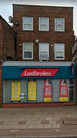 Studio To Rent In Ashton Square, Dunstable, LU6