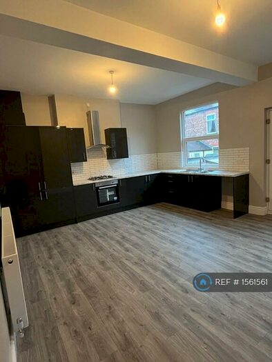 4 Bedroom Semi-Detached House To Rent In South Hill Road, Oxton, CH43