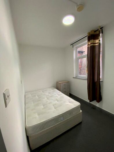 1 Bedroom Flat To Rent In Chorlton Road, Old Trafford, M16
