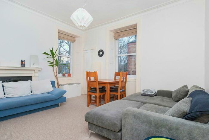 2 Bedroom Flat To Rent In L &# Milton Street, Edinburgh, EH8