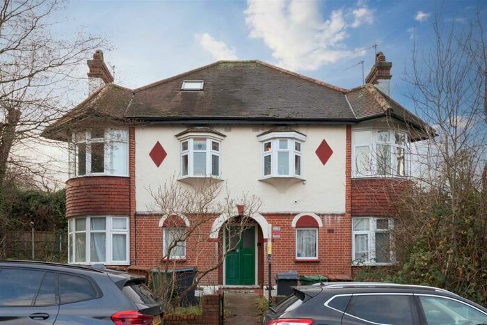 1 Bedroom Apartment To Rent In Falmouth Avenue, Highams Park, E4